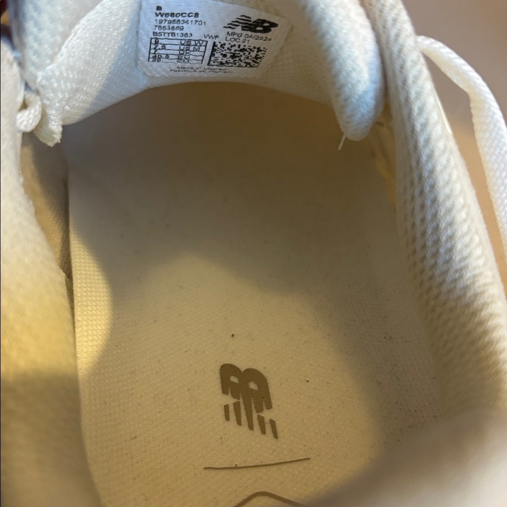 New Balance 680 Women's Shoes. - Picture 9 of 9